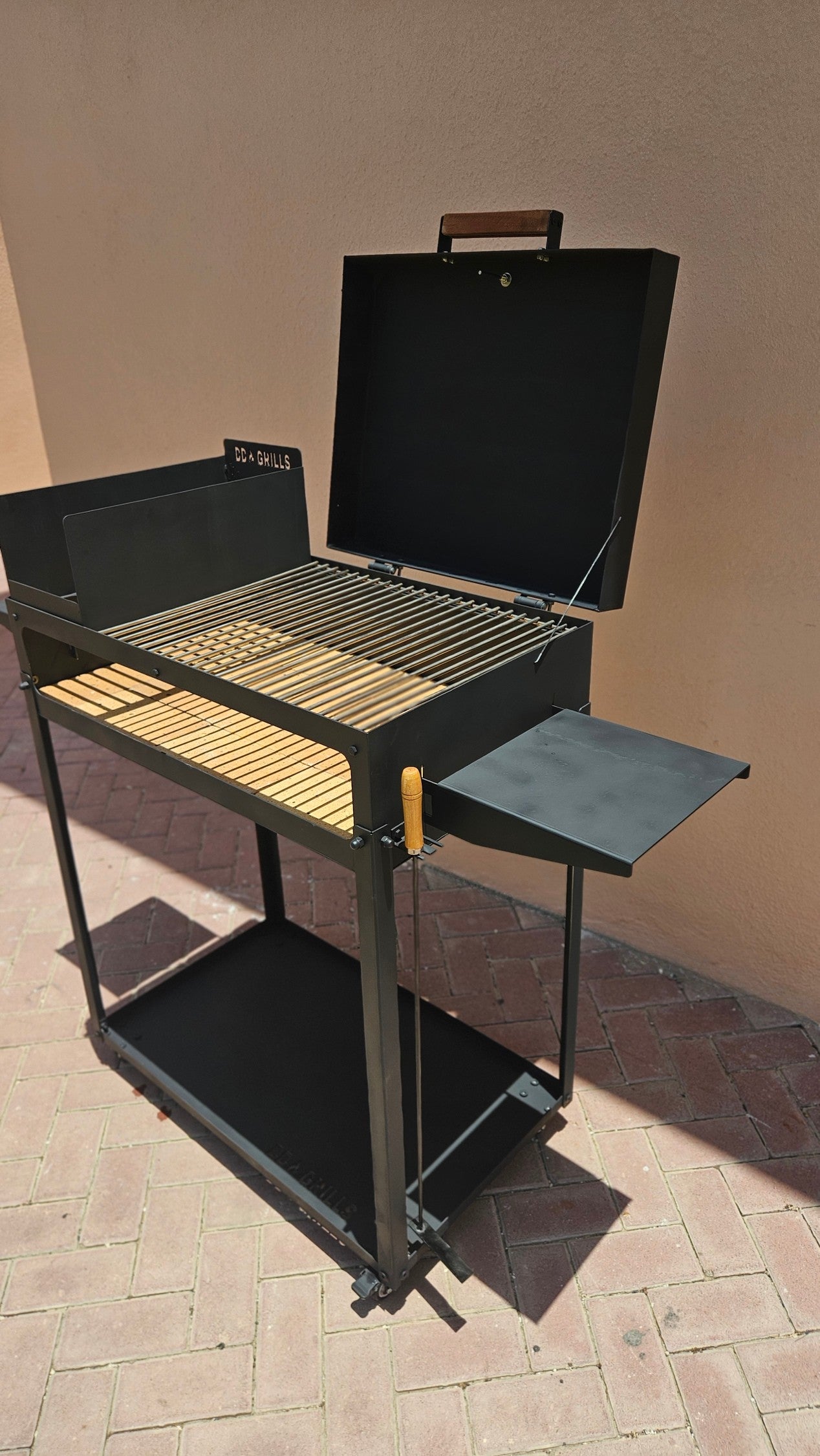Santino Argentinian Garden Grill – Live-Fire BBQ Dubai UAE with side removable shelfs 